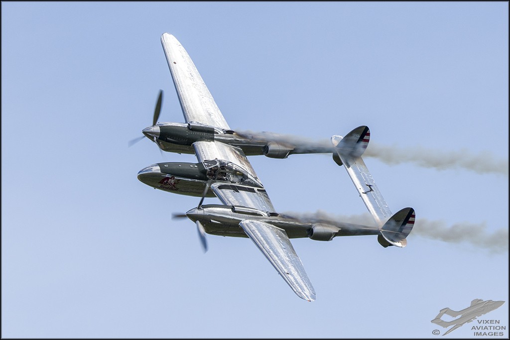 Lockheed P-38L lightning - Red Bull 