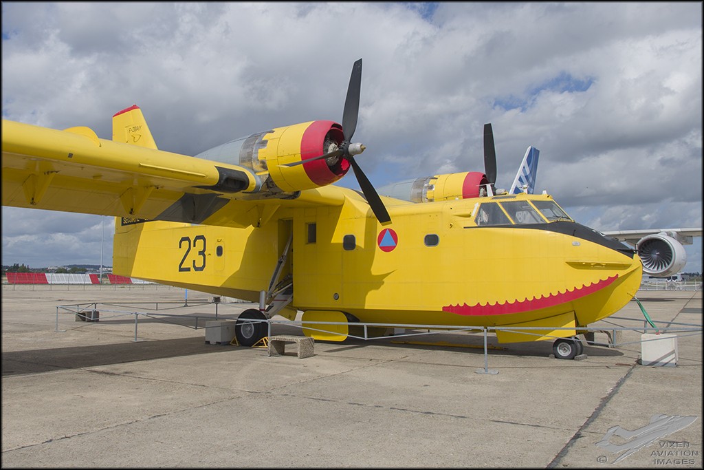 Canadair CL-215 
